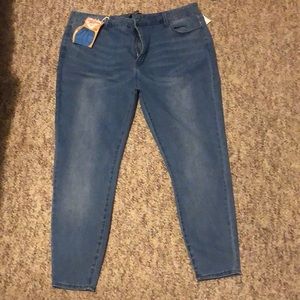 💕HOST PICK💕F21+ NWT Blue jeans-skinny mid rise FOREVER 21-sz 22 with tags
